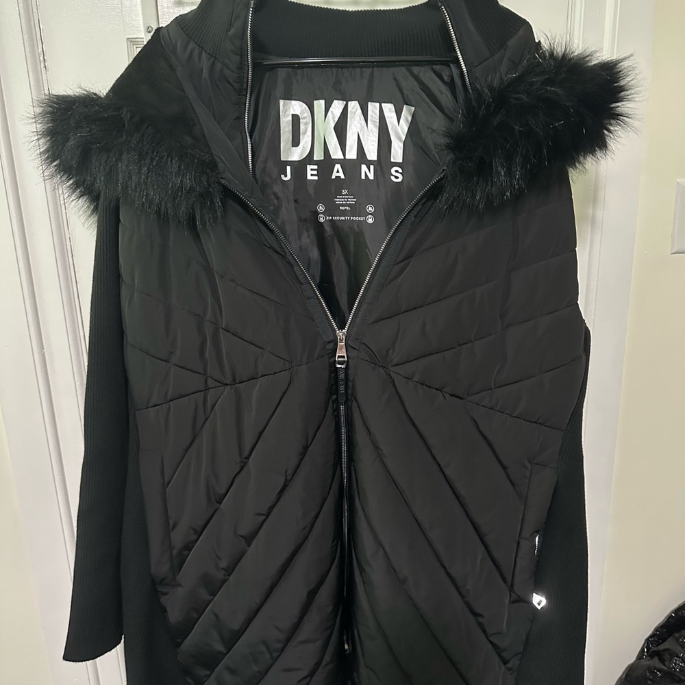 DKNY Hooded Winter Jacket XL With Side Stretch panels Excellent Condition!